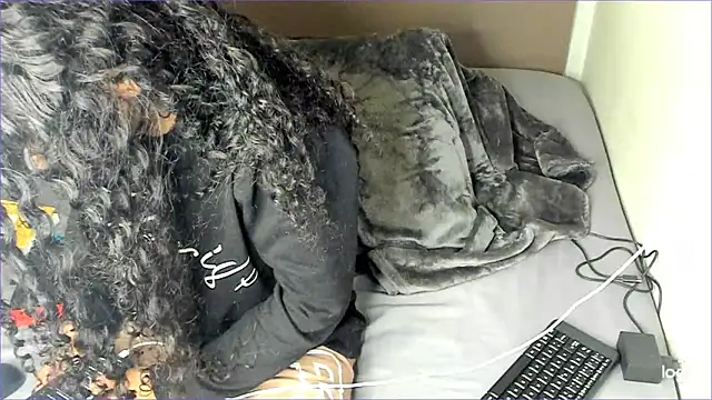 Snapshot of Ama_music chatting on March 8, 2025, 11:58 am Ama music online show from March 8, 2025, 11:58 am