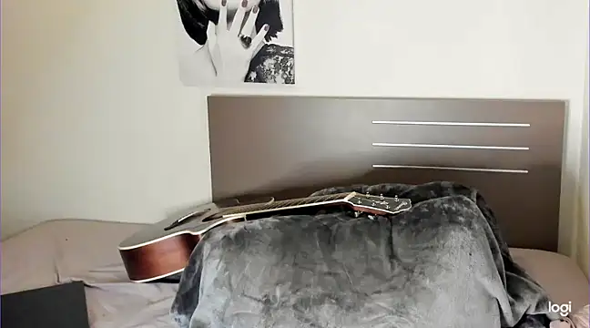 Snapshot of Ama_music chatting on March 21, 2025, 8:50 am Ama music online show from March 21, 2025, 8:50 am