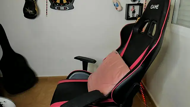 Snapshot of Ama_music chatting on September 24, 2025, 9:12 am Ama music online show from September 24, 2025, 9:12 am