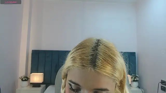 april bunnyy online show from November 11, 2025, 9:04 pm