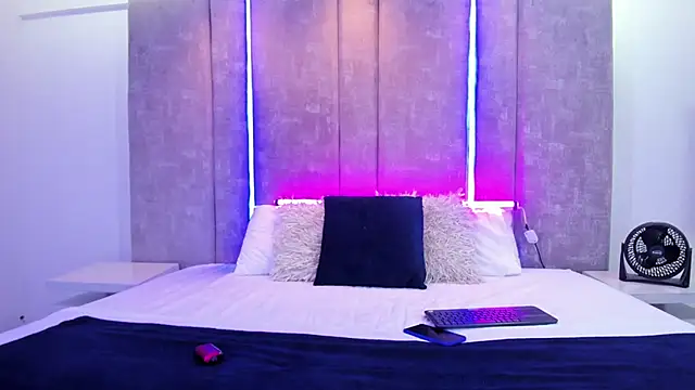 Larabrooks online show from January 22, 2025, 1:53 am