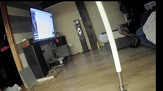 Snapshot of FLakiReve chatting on November 12, 2025, 5:13 pm FLakiReve online show from November 12, 2025, 5:13 pm