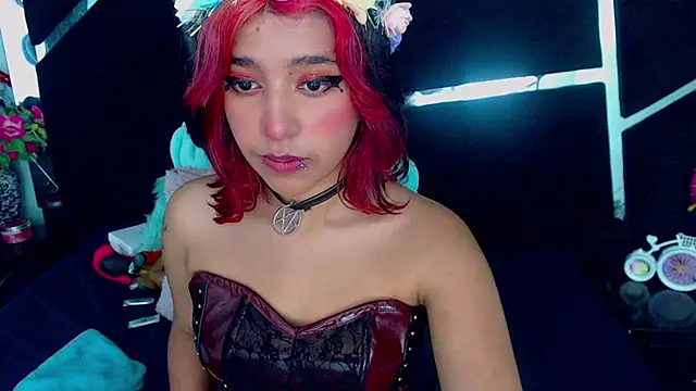 Snapshot of UnderBaby_ chatting on December 18, 2024, 8:25 pm UnderBaby online show from December 18, 2024, 8:25 pm