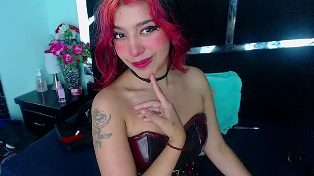 Snapshot of UnderBaby_ chatting on December 19, 2024, 12:02 am UnderBaby online show from December 19, 2024, 12:02 am