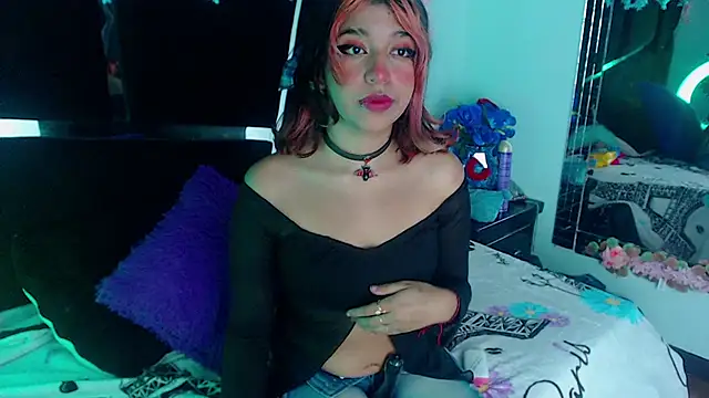 Snapshot of UnderBaby_ chatting on February 4, 2025, 8:06 pm UnderBaby online show from February 4, 2025, 8:06 pm