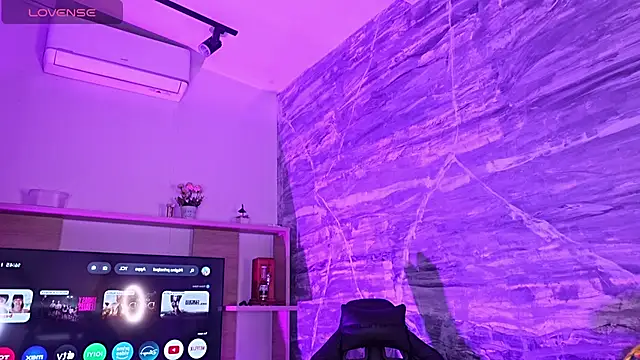 Melany Luv online show from April 5, 2026, 9:45 pm