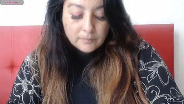 amydeepqueen online show from December 2, 2024, 11:45 am