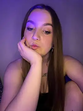 Cora1r online show from July 21, 2026, 7:49 pm