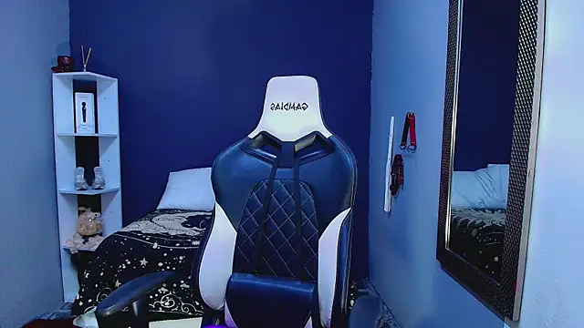 AmorMia online show from March 21, 2025, 7:46 pm