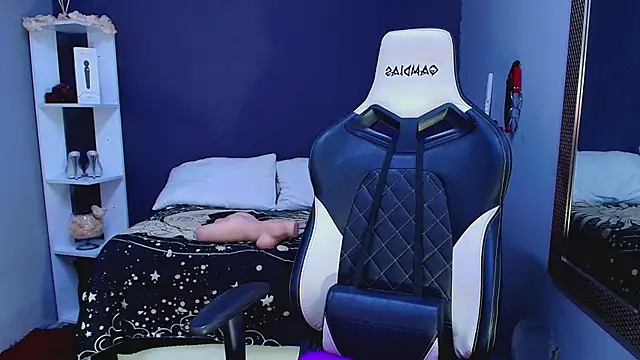 AmorMia online show from March 22, 2025, 10:37 pm