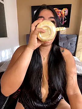 AmorMia online show from September 24, 2025, 12:08 pm