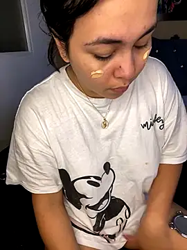 AmorMia online show from October 3, 2025, 12:24 pm