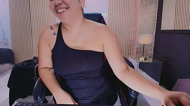 AmorMia online show from October 18, 2025, 7:58 pm