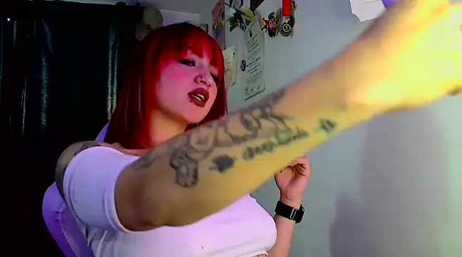 lucycherry   online show from February 10, 2025, 11:02 pm