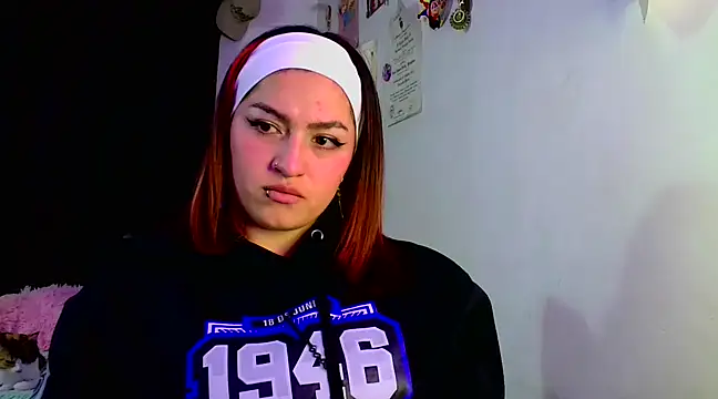 lucycherry   online show from March 6, 2025, 3:46 am