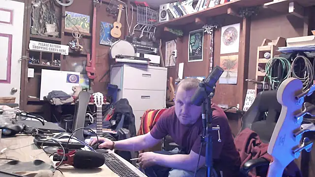 Snapshot of itsjameswebbscope chatting on January 12, 2025, 3:49 am itsjameswebbscope online show from January 12, 2025, 3:49 am