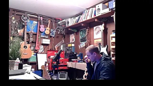 Snapshot of itsjameswebbscope chatting on March 5, 2025, 4:35 pm itsjameswebbscope online show from March 5, 2025, 4:35 pm