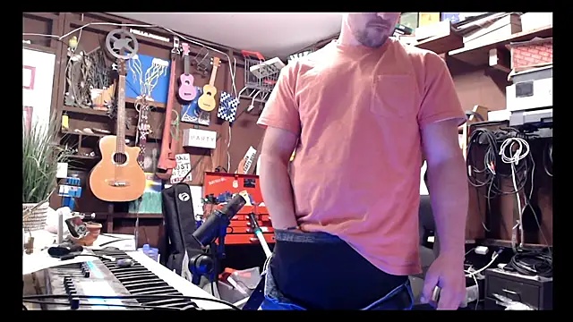 Snapshot of itsjameswebbscope chatting on March 17, 2025, 10:17 am itsjameswebbscope online show from March 17, 2025, 10:17 am