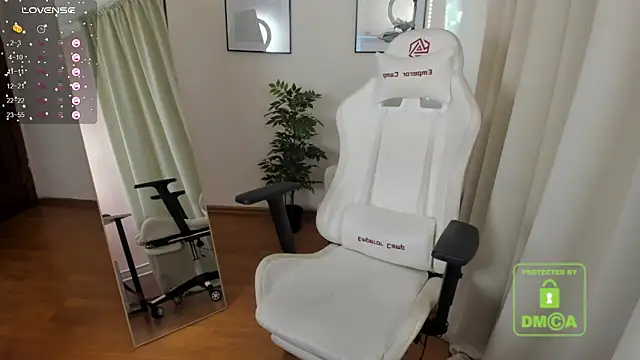 Snapshot of VanessaSmuth chatting on January 24, 2025, 4:37 am VanessaSmuth online show from January 24, 2025, 4:37 am