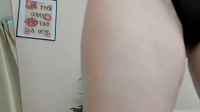 Snapshot of VanessaSmuth chatting on February 28, 2025, 8:09 am VanessaSmuth online show from February 28, 2025, 8:09 am