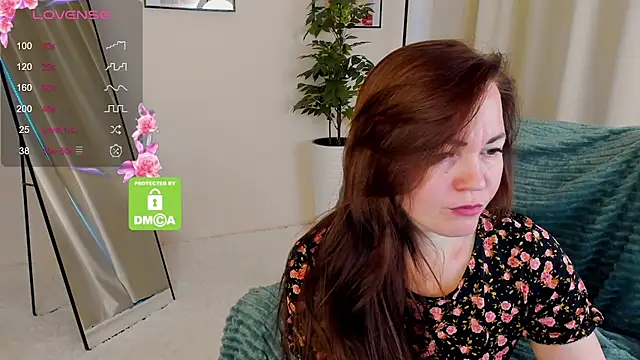 Snapshot of VanessaSmuth chatting on October 13, 2025, 3:17 am VanessaSmuth online show from October 13, 2025, 3:17 am