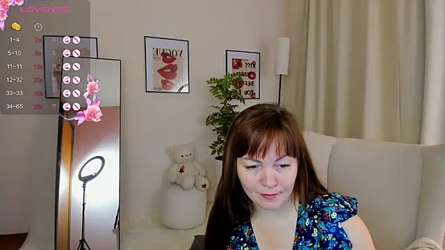 Snapshot of VanessaSmuth chatting on November 5, 2025, 1:38 am VanessaSmuth online show from November 5, 2025, 1:38 am