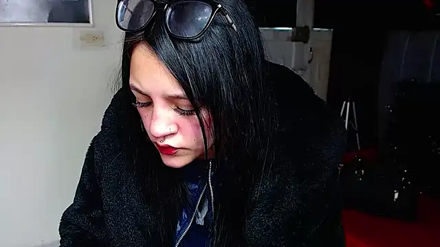 Violettasquirt online show from February 2, 2026, 1:43 pm