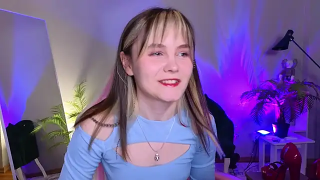 CiriRianonn online show from October 15, 2025, 4:34 am