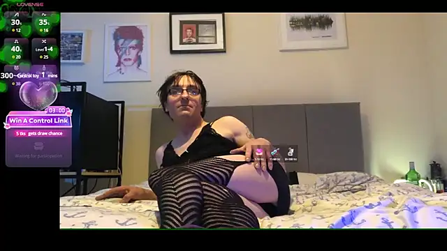 lolaisagoodtime online show from January 9, 2025, 11:13 pm