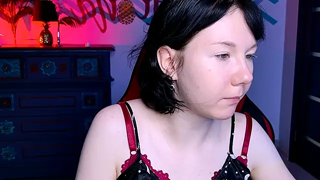 NancyMartinez online show from October 4, 2025, 9:07 am