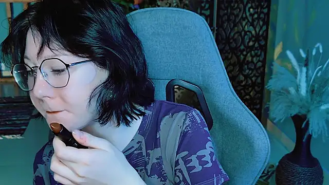 NancyMartinez online show from October 8, 2025, 5:05 am