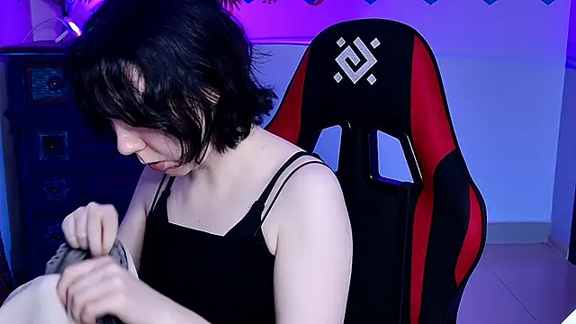 NancyMartinez online show from October 28, 2025, 5:11 am