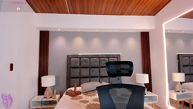 Susann Ross online show from November 28, 2025, 10:51 am