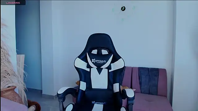 Snapshot of -Sofii_ chatting on July 6, 2026, 8:22 pm -Sofii online show from July 6, 2026, 8:22 pm
