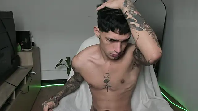 Damon  333 online show from December 20, 2025, 4:58 pm