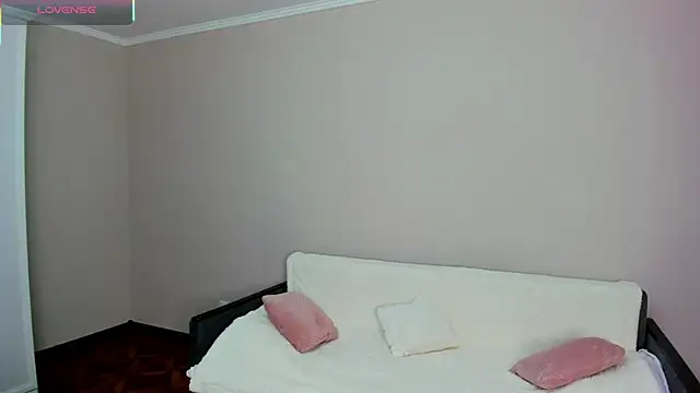 -Sacura- online show from September 16, 2025, 4:19 pm