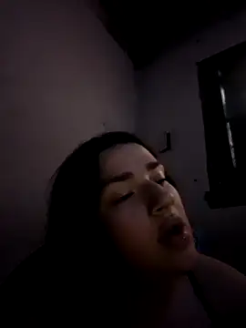 Luulaa444 online show from November 4, 2025, 9:58 pm