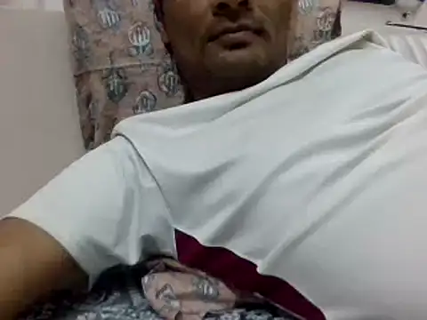 NiceBoy9099 online show from December 11, 2024, 5:26 pm