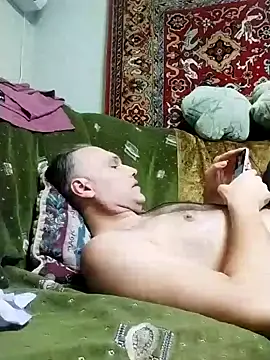 Pineapple04 online show from January 5, 2025, 2:08 pm