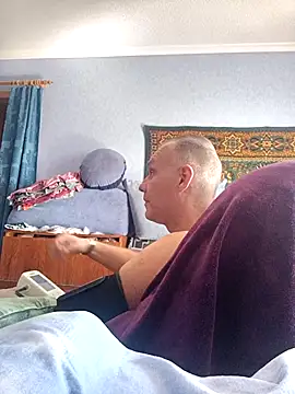 Pineapple04 online show from September 21, 2025, 7:54 am