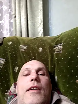 Pineapple04 online show from April 18, 2026, 7:07 pm