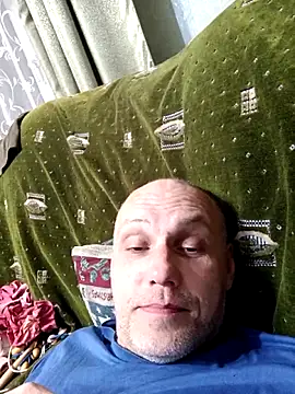 Pineapple04 online show from April 18, 2026, 7:58 pm