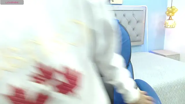 Xavii18 online show from February 11, 2025, 12:37 pm