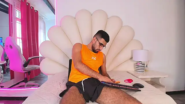 Snapshot of Ethan__Walker chatting on February 24, 2025, 1:53 pm Ethan Walker online show from February 24, 2025, 1:53 pm