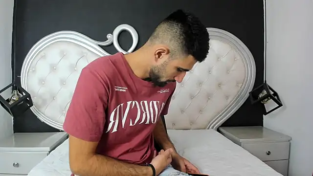 Snapshot of Ethan__Walker chatting on February 25, 2025, 3:27 pm Ethan Walker online show from February 25, 2025, 3:27 pm