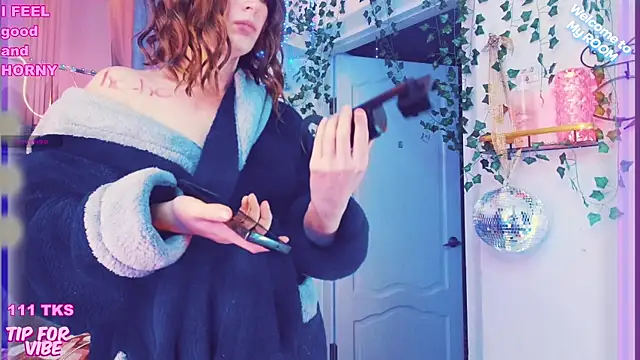 Toxic Ellies online show from December 22, 2024, 6:15 pm