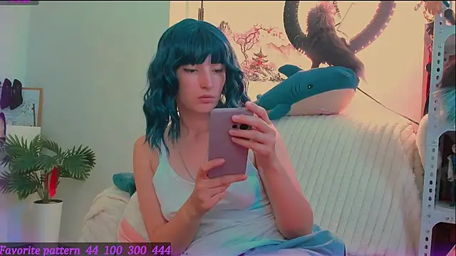 Snapshot of Toxic_Ellies chatting on June 4, 2026, 7:58 am Toxic Ellies online show from June 4, 2026, 7:58 am