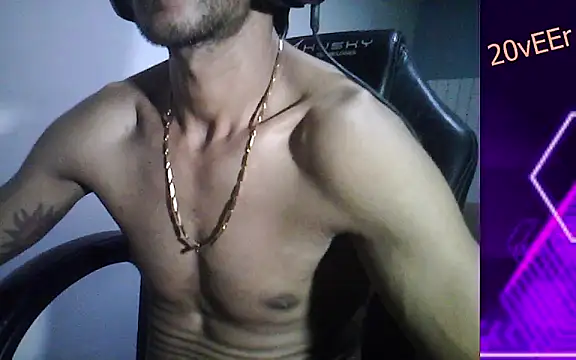 20vEEr online show from February 19, 2025, 11:36 pm