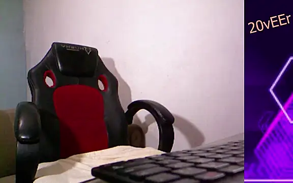 20vEEr online show from March 13, 2025, 1:43 am