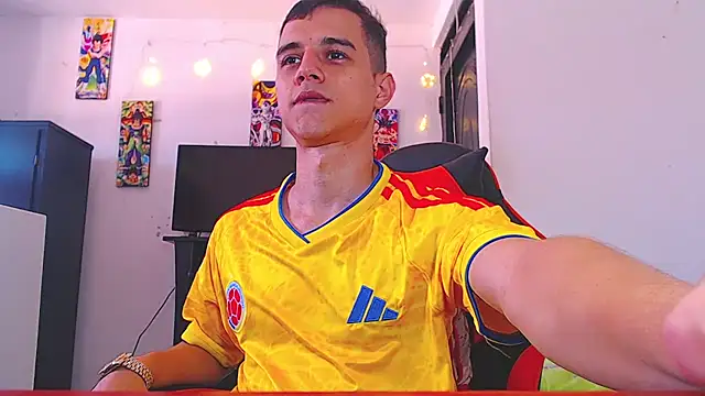 ADAM HOT online show from March 19, 2026, 8:24 pm